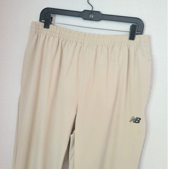 New Balance Men's Jogger Pants Size XL Beige Cream Track Pant Lightweight Pocket - Picture 2 of 13